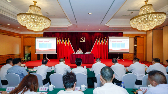美狮贵宾会集团任丁书记带头讲授“不忘初心、牢记使命”主题教育专题党课