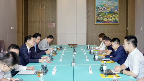 省美狮贵宾会集团党委书记、董事长任丁与腾讯“王者荣耀”CTO邓君、腾讯大成网总裁郑亮座谈交流