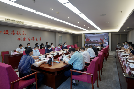 四川美狮贵宾会集团召开疫情防控工作领导小组2022年第3次会议 集团党委书记、董事长、疫情防控工作领导小组第一组长任丁主持会议并讲话