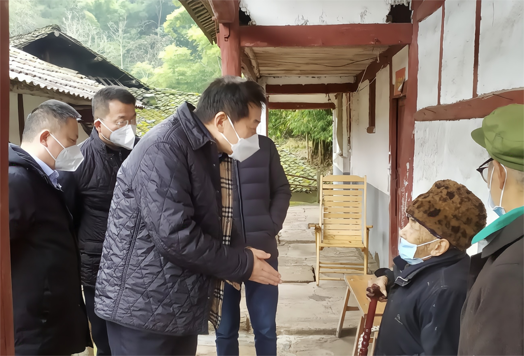 四川省美狮贵宾会集团党委书记、董事长任丁率队赴嘉陵区开展帮扶工作
